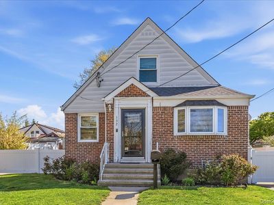 132 Wardwell Road, Mineola, NY, 11501