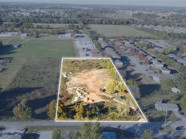 500 W County Line Rd, Springdale, AR 72764