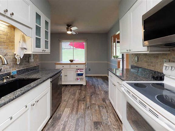 3rd image of 8313 Weatherwood Ln