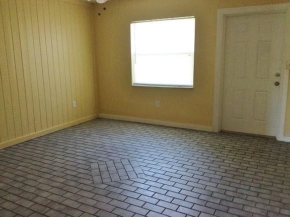 2nd image of 1203 Biscayne Dr