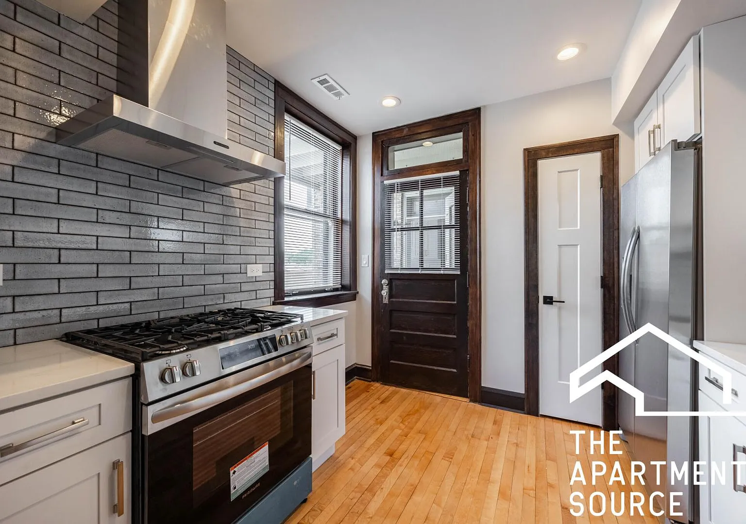 6409 North Talman Avenue #301 — Photo 1