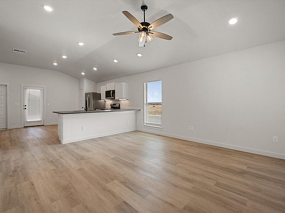 3rd image of 2426 Aberdeen Ave
