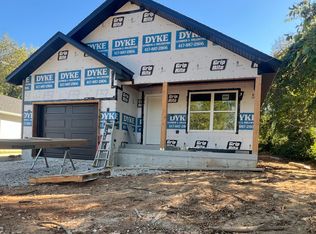 1136 N Clifton Ave, Springfield, MO 65802