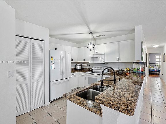 4th image of 9292 NW 54th St