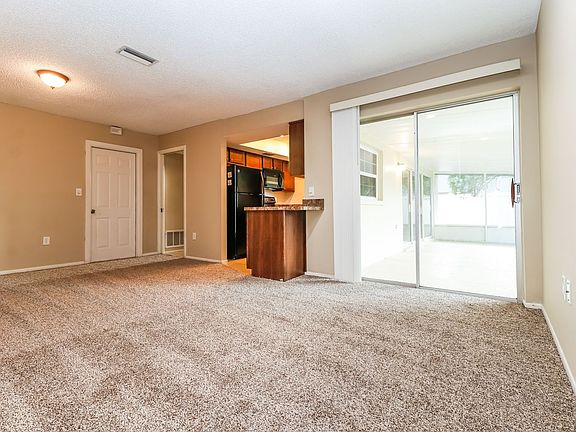 5th image of 2573 59th Ave S