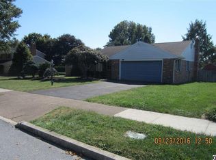 1107 Coppercreek Dr, Mechanicsburg, PA 17050