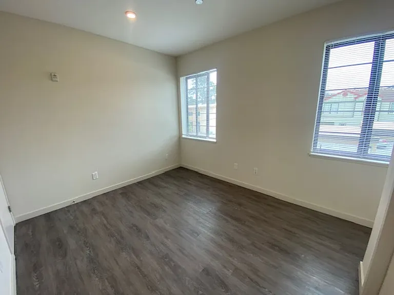 505 Central Ave — Photo 20