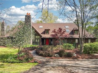 300 Willard Rd, Aurora, OH 44202