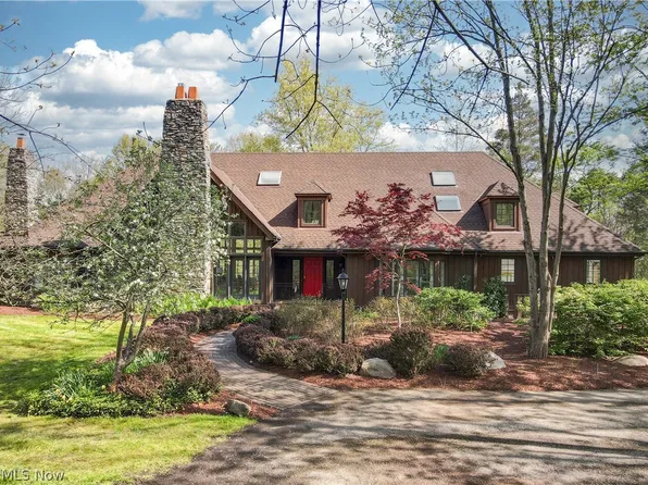 300 Willard Rd, Aurora, OH 44202