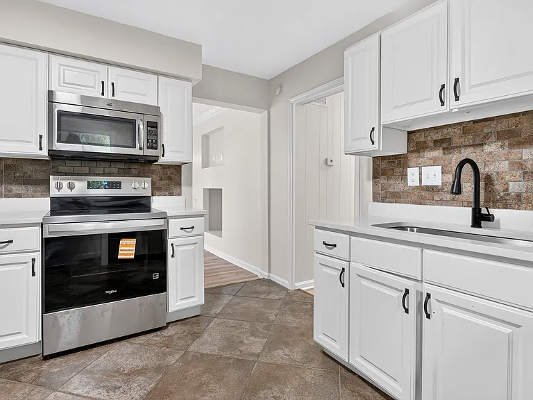 121 Sunglow Dr — Photo 4