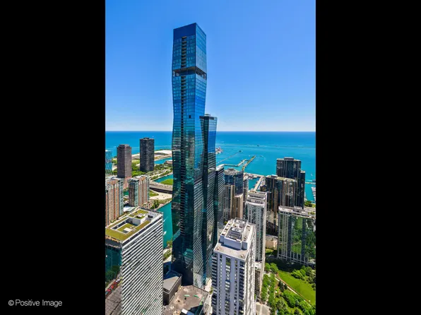363 E Wacker Dr #4203, Chicago, IL 60601
