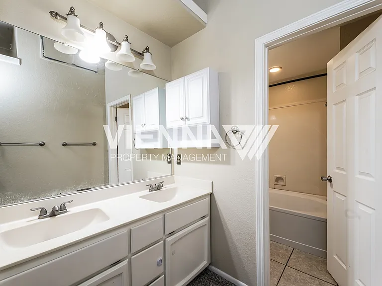 3358 Brownlea Cir — Photo 11