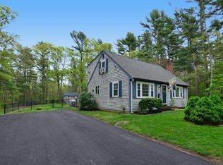 45 Upland Rd, Plympton, MA 02367