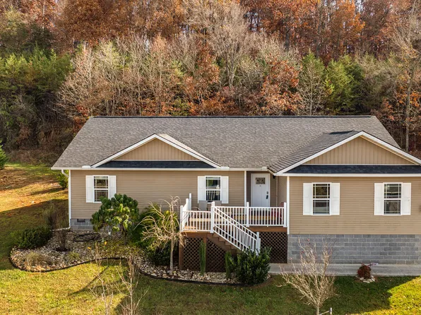 154 Clear Creek Way, Kodak, TN 37764