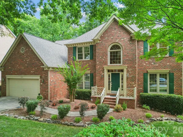 5529 Fairvista Dr, Charlotte, NC 28269