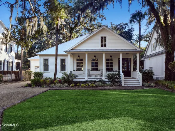 1040 Village Oaks Ln, Saint Simons Island, GA 31522