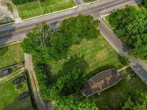 3rd image of 951 Freeman Ave