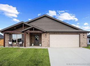 5822 Coldspring Ln, Bartlesville, OK 74006