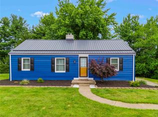 221 Floral Hill Dr, Washington, PA 15301
