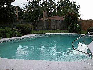 2nd image of 587 Thomas McKeen St