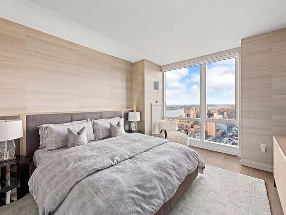 4th image of 460 W 42nd St APT 54C