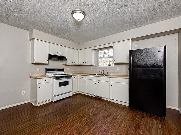 2nd image of 1935 Stone St #201