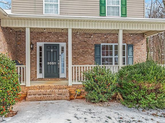4th image of 3051 Minart Dr