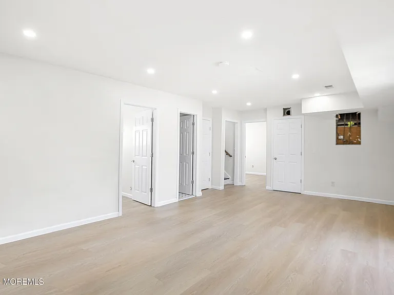 546 George Rd — Photo 9