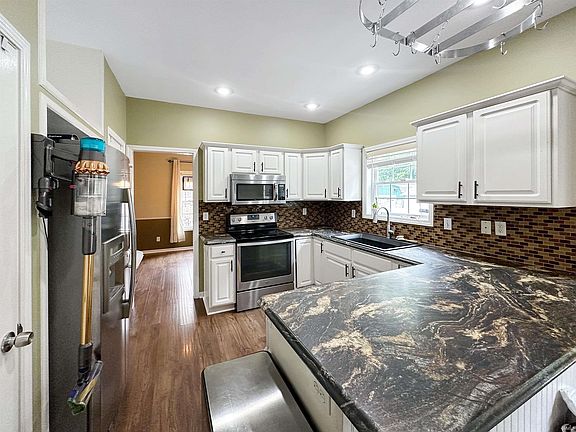 3rd image of 4612 Lincoln Pointe Dr