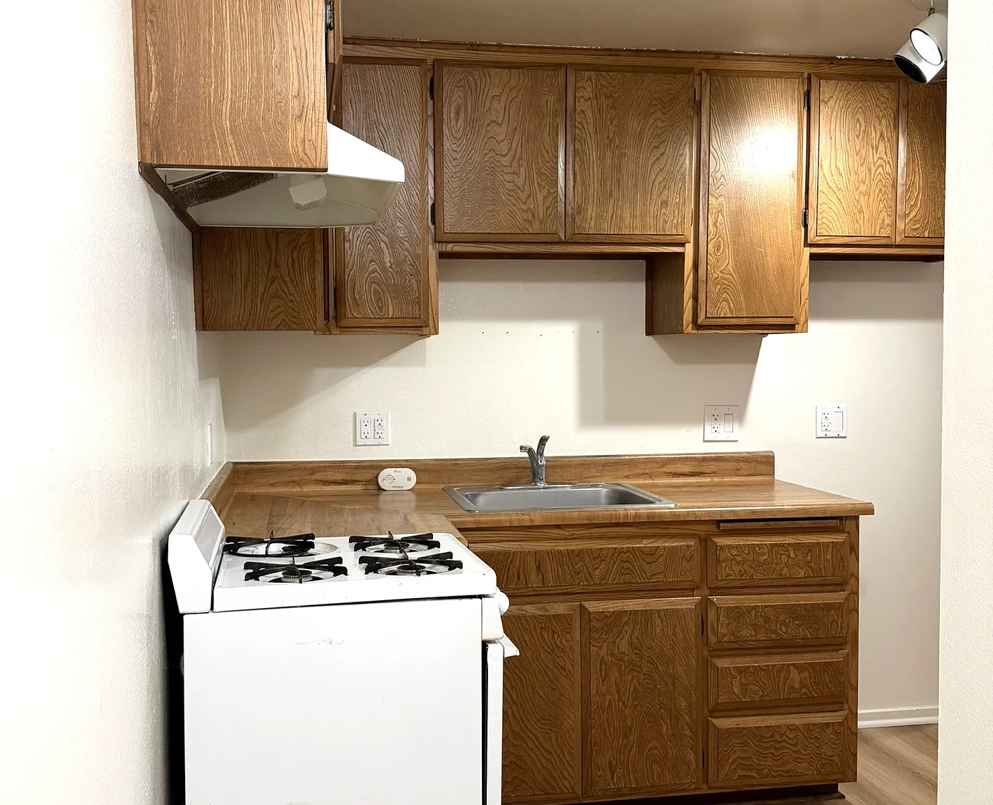 Studio, 450 sqft, $1,425 — Photo 2