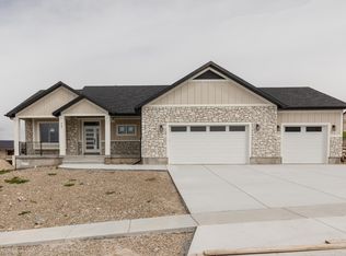 967 E 200 S, Hyde Park, UT 84318