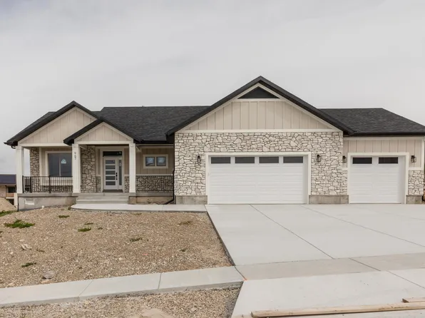 967 E 200 S, Hyde Park, UT 84318
