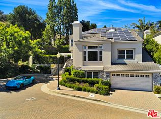 11821 Gwynne Ln, Los Angeles, CA 90077