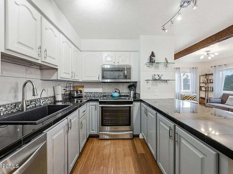 1885 Prospector Ave #B-1 — Photo 8