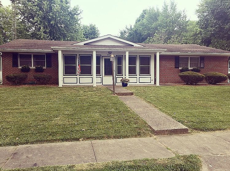 1st image of 456 W Elm St
