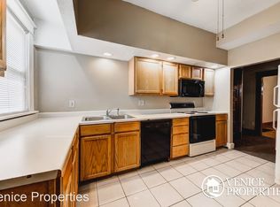 2174 Summit St, Columbus, OH 43201