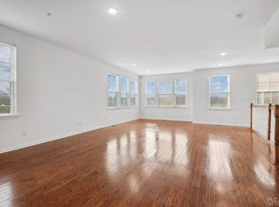 94 Fleet St, North Brunswick, NJ 08902
