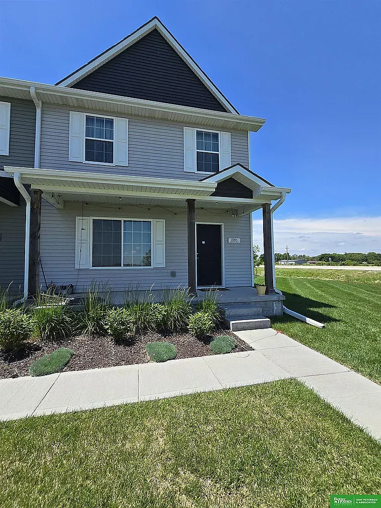3 bed, 1631 sqft, $2,075 — Photo 1