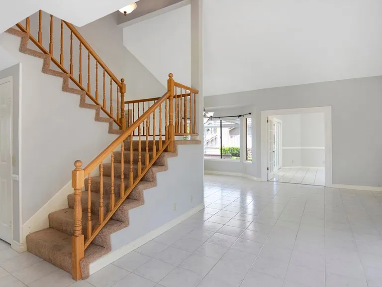 24241 Tama Ln — Photo 2