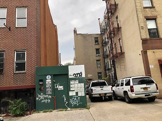 Sold by Compass | media 3