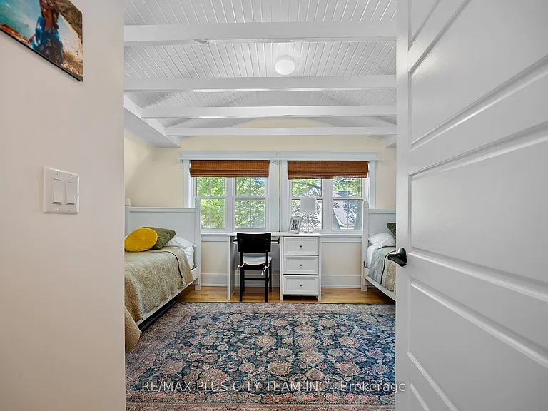 4 Wyckliffe Ave — Photo 24