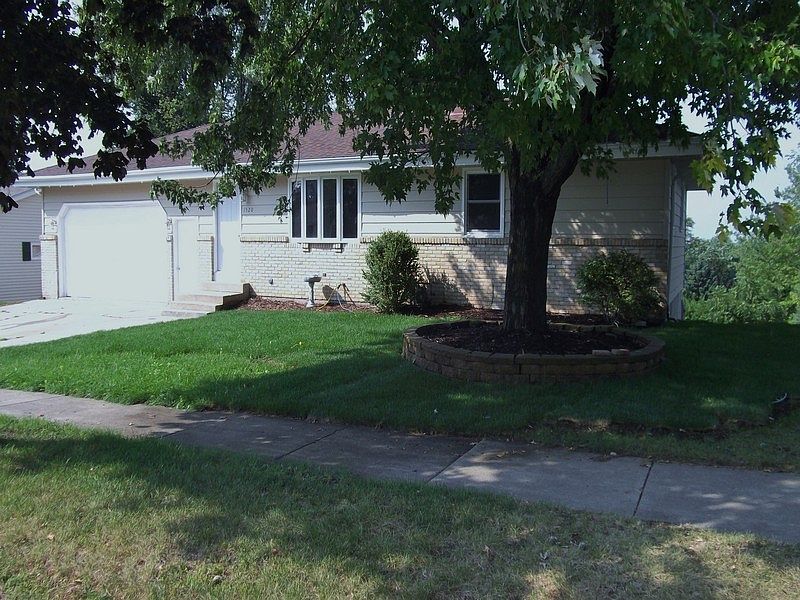 1st image of 1520 Roosevelt Dr S
