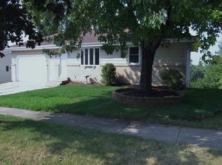 1520 Roosevelt Dr S, West Bend, WI 53090