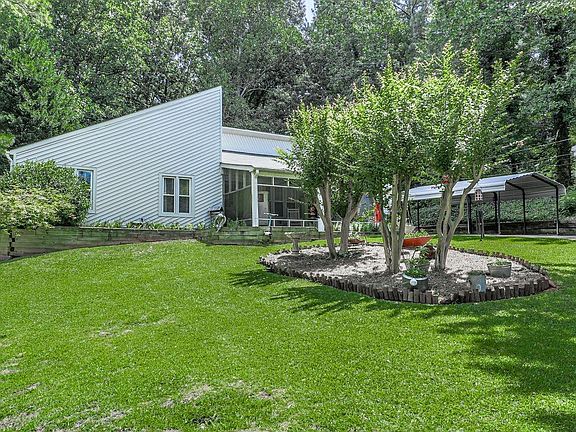 5th image of 221 Apple Branch Dr