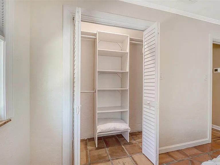 1127 S Osprey Ave — Photo 41