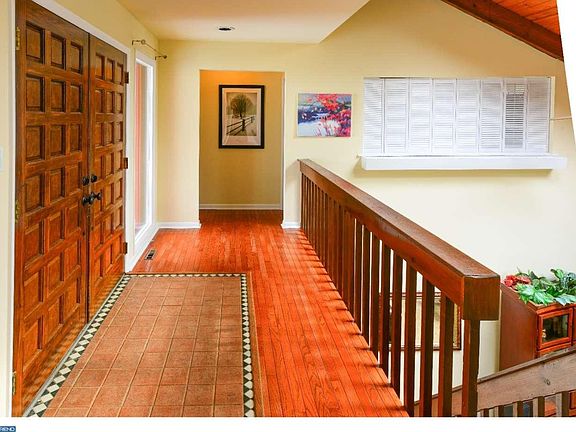 5th image of 116 Hilltop Dr