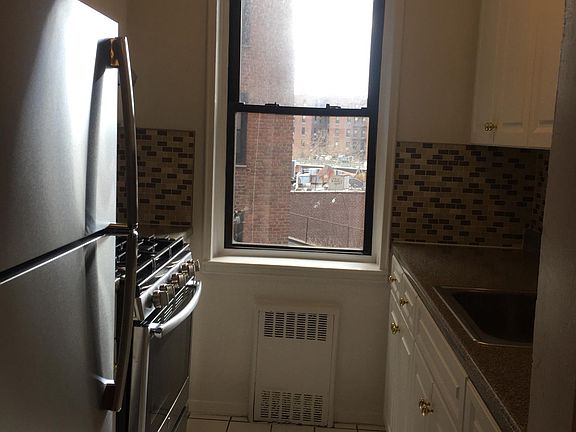 2nd image of 8522 139th St