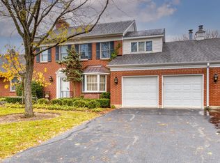 5 Douglas Dr, Sugar Grove, IL 60554