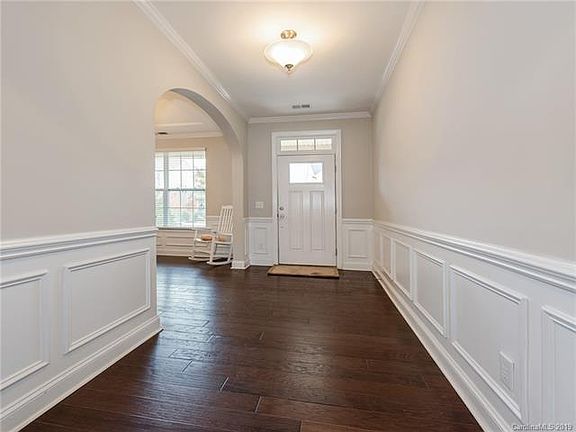 5th image of 117 Creekside Crossing Ln
