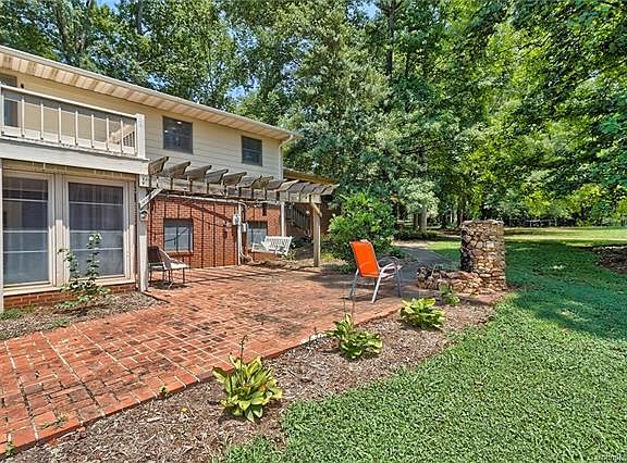 5th image of 6425 Yount Dr
